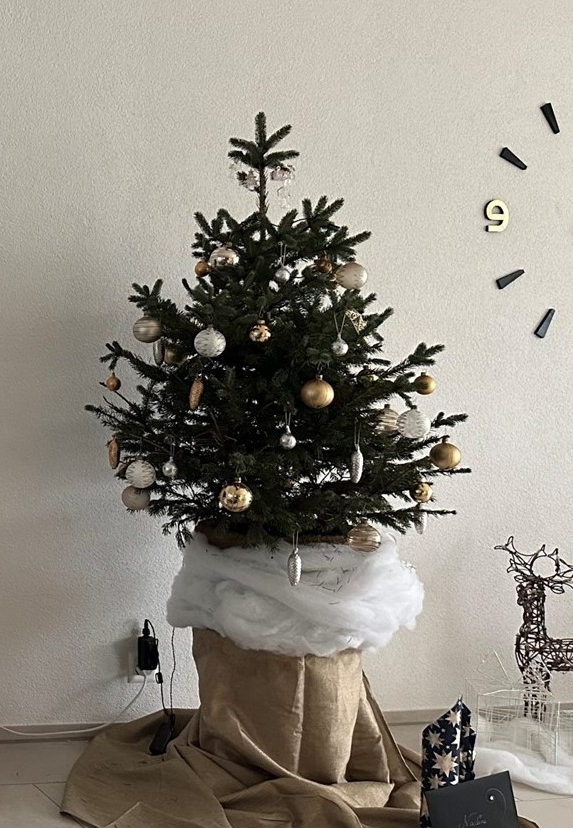 HAPPY TREE Christbaum mit silber/gold Schmuck
